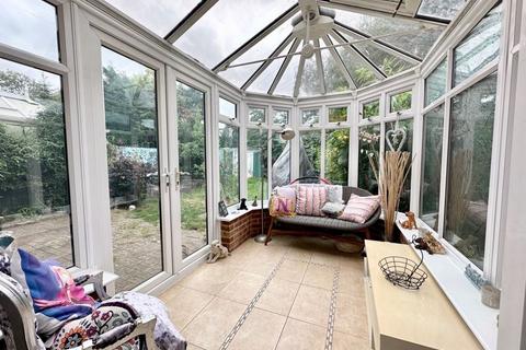 17 Thistlefield Close, Bexley, DA5 3GJ
