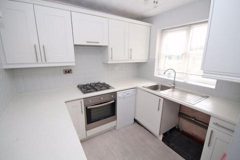 2 bedroom end of terrace house for sale, WATERSIDE DRIVE, GRIMSBY