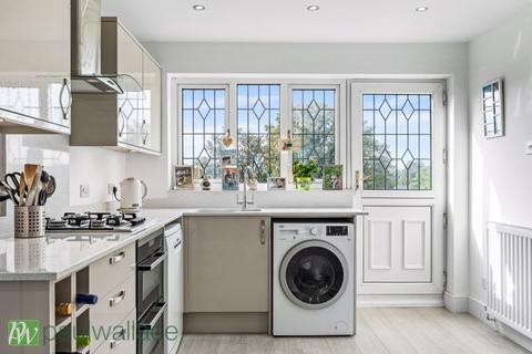 49 Chapelfields, Stanstead Abbotts, Ware, SG12 8HZ