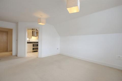 2 bedroom flat to rent, Ashley Place, Walton-On-Thames