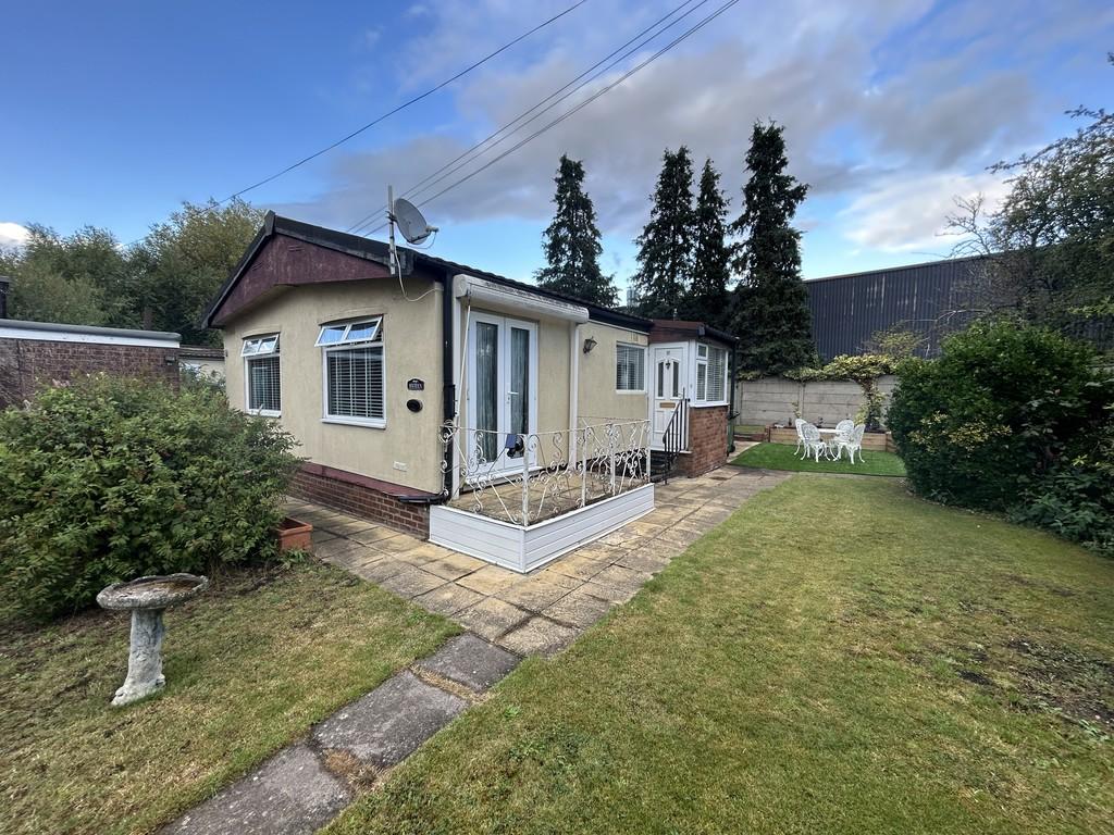 Fowley Mead Park, Longcroft Drive 2 bed mobile home for sale £145,000