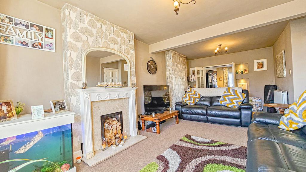 Mellowdew Road, Coventry, CV2 3 bed end of terrace house for sale £