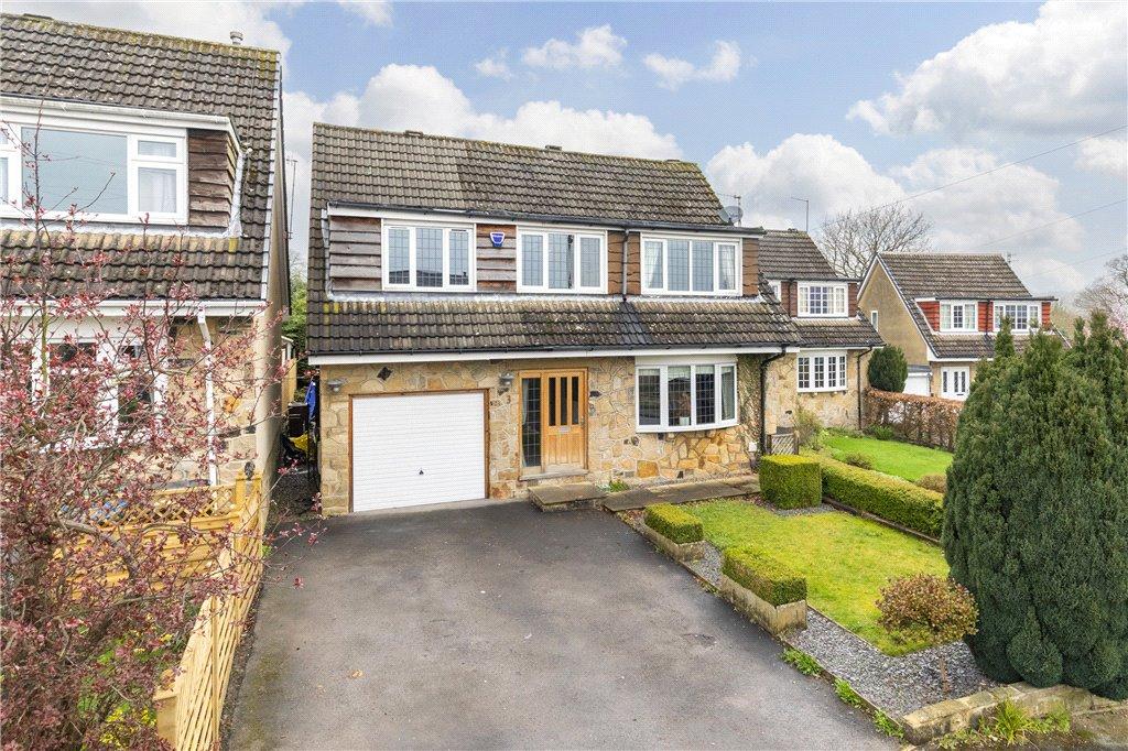 St. Christophers Drive, Addingham, Ilkley, West Yorkshire, LS29 5 bed detached house for sale