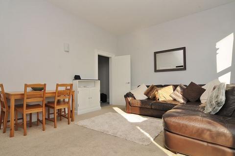 3 bedroom apartment for sale - Elm Road, Mannamead, Plymouth. A beautifully presented 3 Bedroom Maisonette with a fabulous living room + Garden !