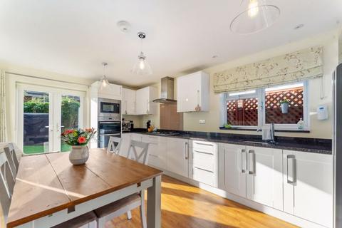 1 Rosewood, Sutton, SM2 5DF