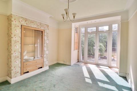 4 bedroom semi-detached house for sale, Kenilworth Gardens, Westcliff-On-Sea