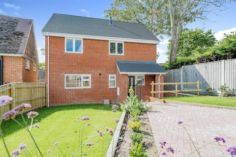 3 bedroom detached house for sale - Queens Close, Southampton SO45