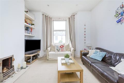 4 bedroom flat to rent, Cambray Road, London, SW12