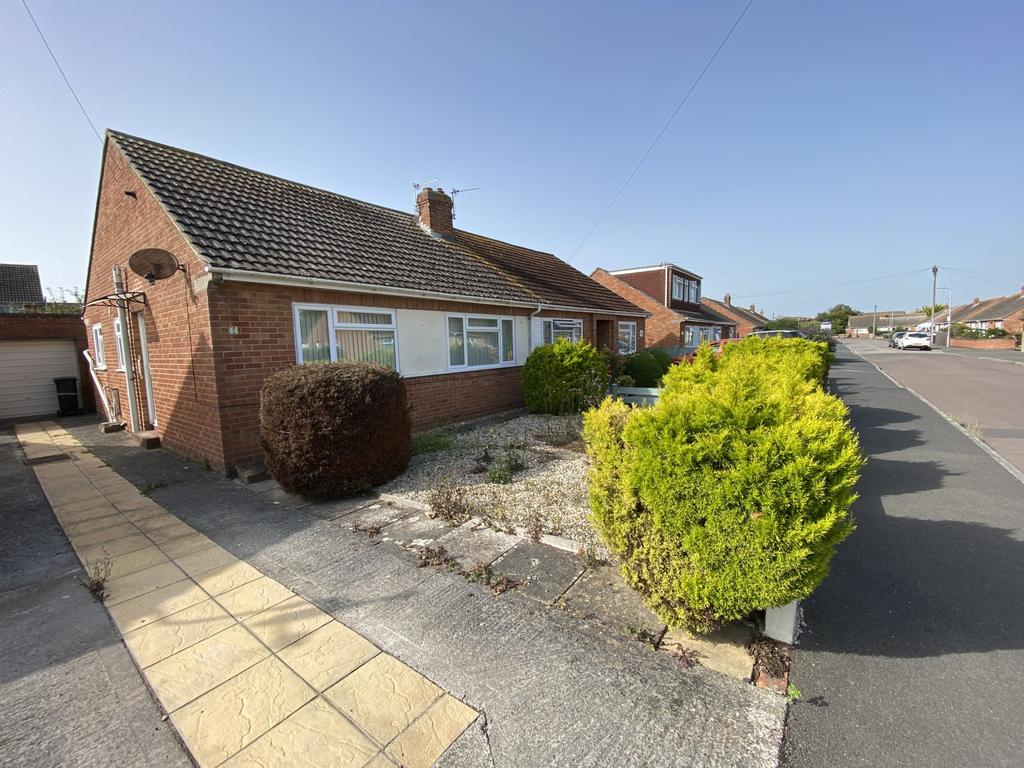 Ashcott Drive, BurnhamonSea, Somerset, TA8 2 bed bungalow for sale £238,000