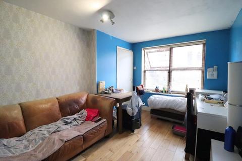 1 bedroom maisonette for sale, Napier Road, South Luton, Luton, Bedfordshire, LU1 1RF
