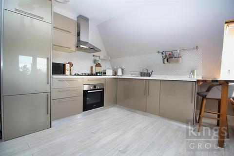 1 bedroom flat for sale, The Pond House, Turners Hill, Cheshunt, Waltham Cross