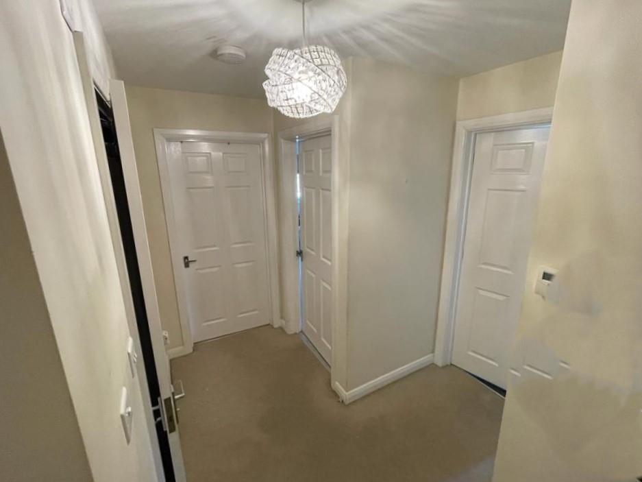 Hallway 2.jpg