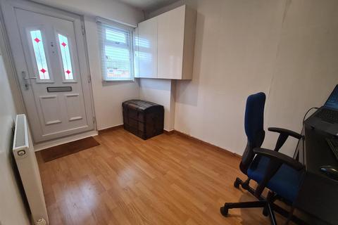 90 Basing Drive, Aldershot, GU11 3RL