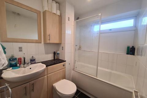 90 Basing Drive, Aldershot, GU11 3RL