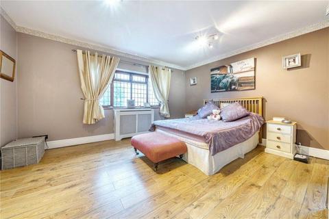 5 bedroom detached house for sale, Bridge Road, Aldershot