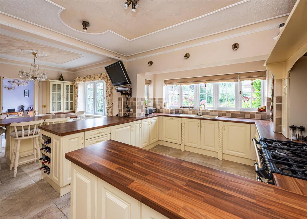 Elan Ridge-kitchen1.jpg