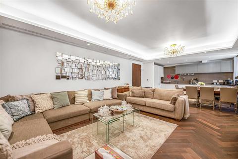 Apartment 13, 67 Tufton Street, London, SW1P 3AF