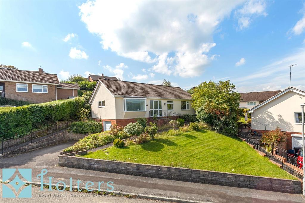 The Dingle, Knighton 3 bed detached bungalow for sale £299,995