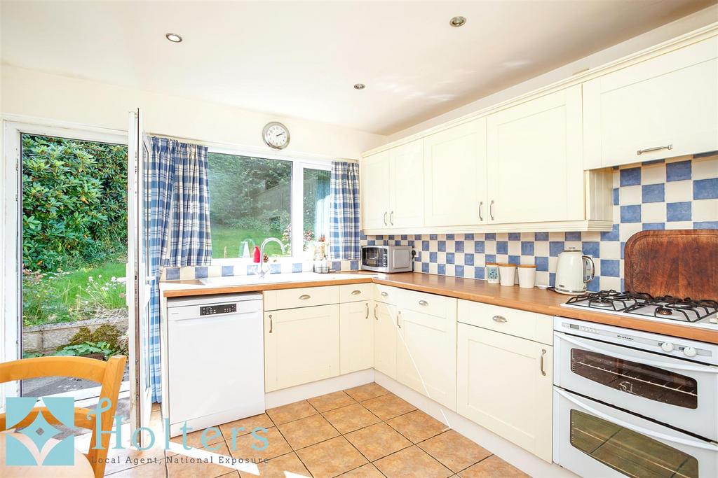 Kitchen Angle 1.jpg