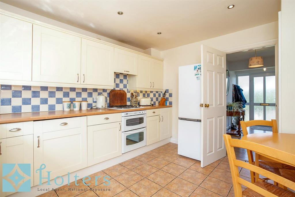 Kitchen Angle 2.jpg