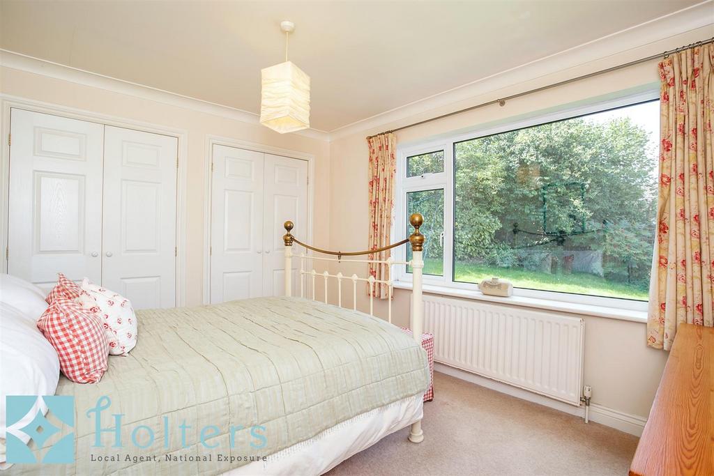 Bedroom 1.jpg