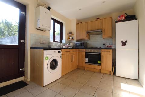 2 bedroom house for sale - Lynmouth Crescent, Furzton, Milton Keynes
