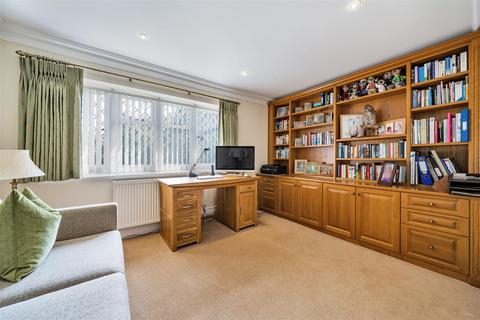 3 bedroom apartment for sale, Holly Hill Drive, Banstead