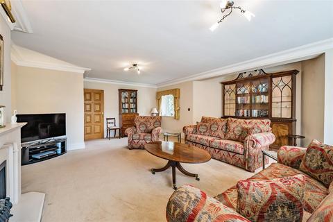 3 bedroom apartment for sale, Holly Hill Drive, Banstead