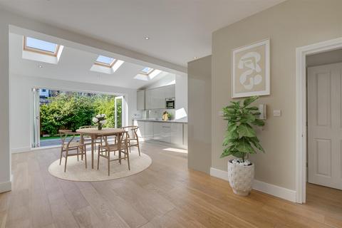 15 Normanton Avenue, London, SW19 8BA