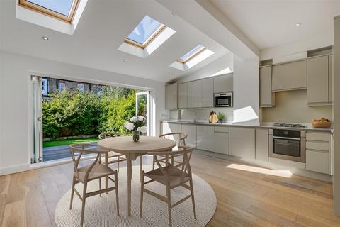 15 Normanton Avenue, London, SW19 8BA