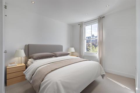 15 Normanton Avenue, London, SW19 8BA