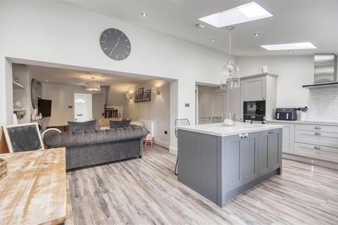 21 Mallicot Close, Lichfield, WS13 6DG