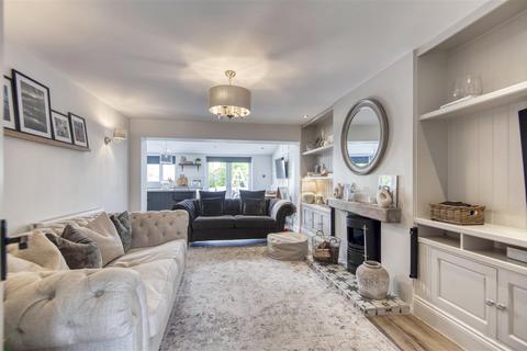 21 Mallicot Close, Lichfield, WS13 6DG