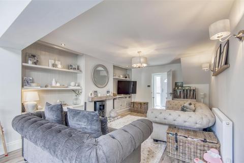 21 Mallicot Close, Lichfield, WS13 6DG