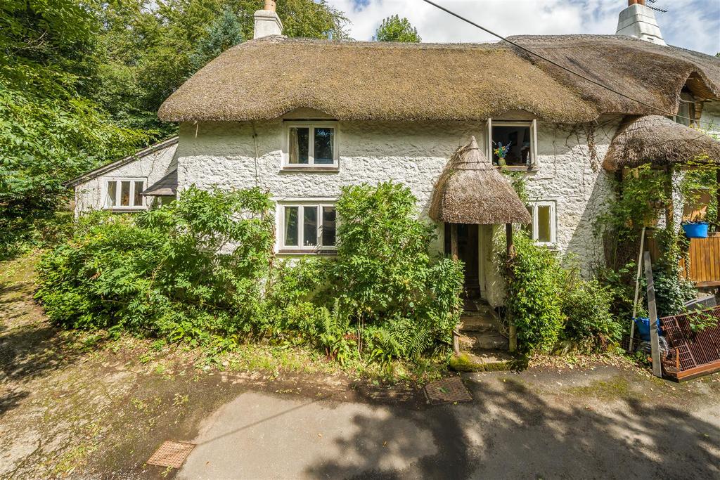 Bovey Tracey, Devon 2 bed semidetached house for sale £575,000