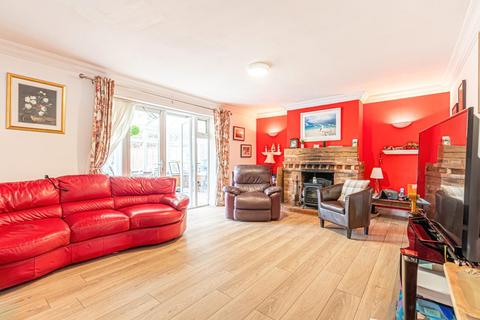 Delmore Watling Street, Hockliffe, Leighton Buzzard, LU7 9NF