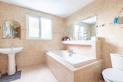 Delmore Watling Street, Hockliffe, Leighton Buzzard, LU7 9NF