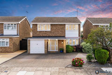 4 bedroom detached house for sale, Balcombe Close, Luton