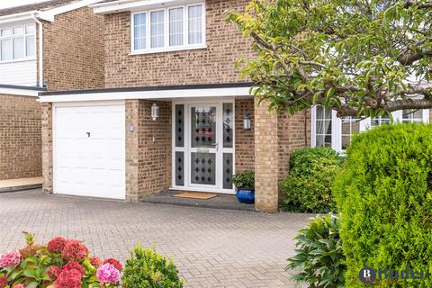 4 bedroom detached house for sale, Balcombe Close, Luton