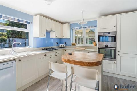 11 Balcombe Close, Luton, LU2 8HT