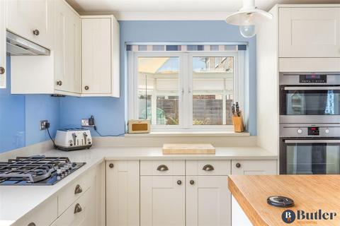 11 Balcombe Close, Luton, LU2 8HT
