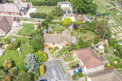 2 bedroom detached bungalow for sale - Primrose Hill, Bexhill-On-Sea