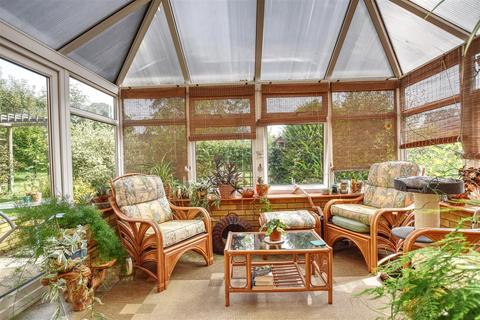 2 bedroom detached bungalow for sale - Primrose Hill, Bexhill-On-Sea