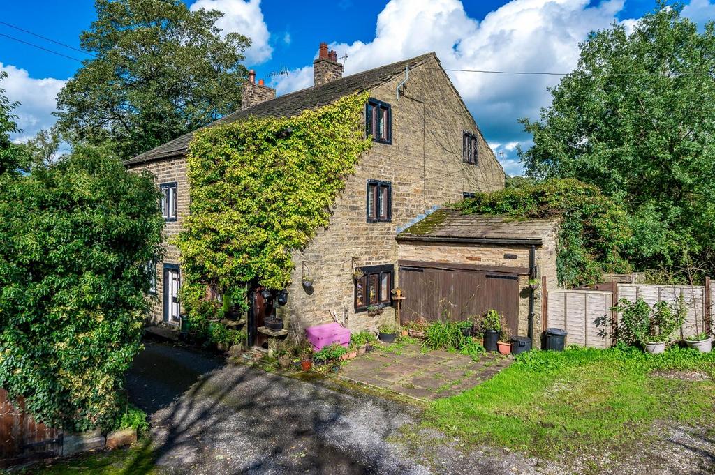 Walverden Road, Briercliffe, Burnley 4 bed semidetached house for sale