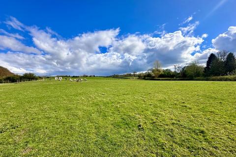 4 bedroom semi-detached house for sale, Walverden Road, Briercliffe, Burnley