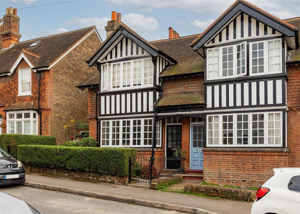 Yorke Road, Reigate 4 bed semidetached house for sale £950,000