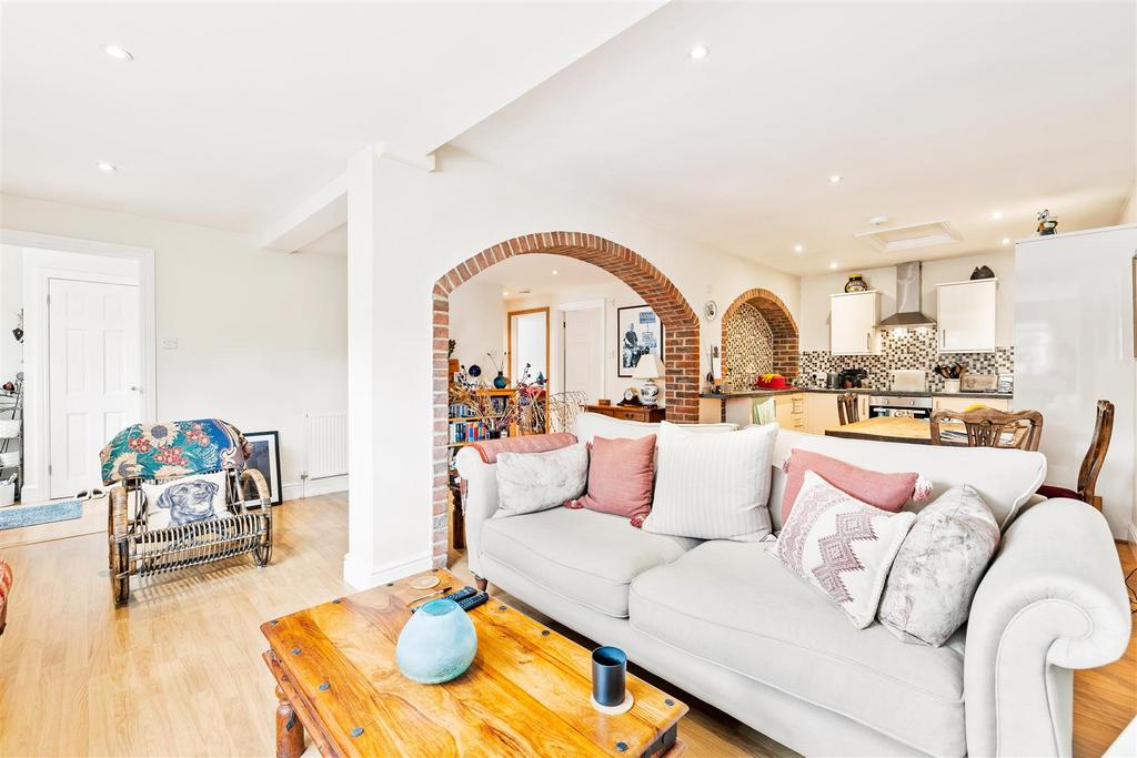 Flat 1 Living Room/Kitchen