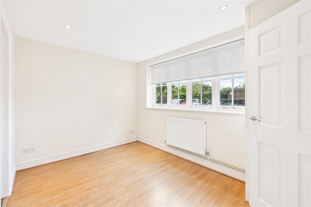 Flat 2 Bedroom