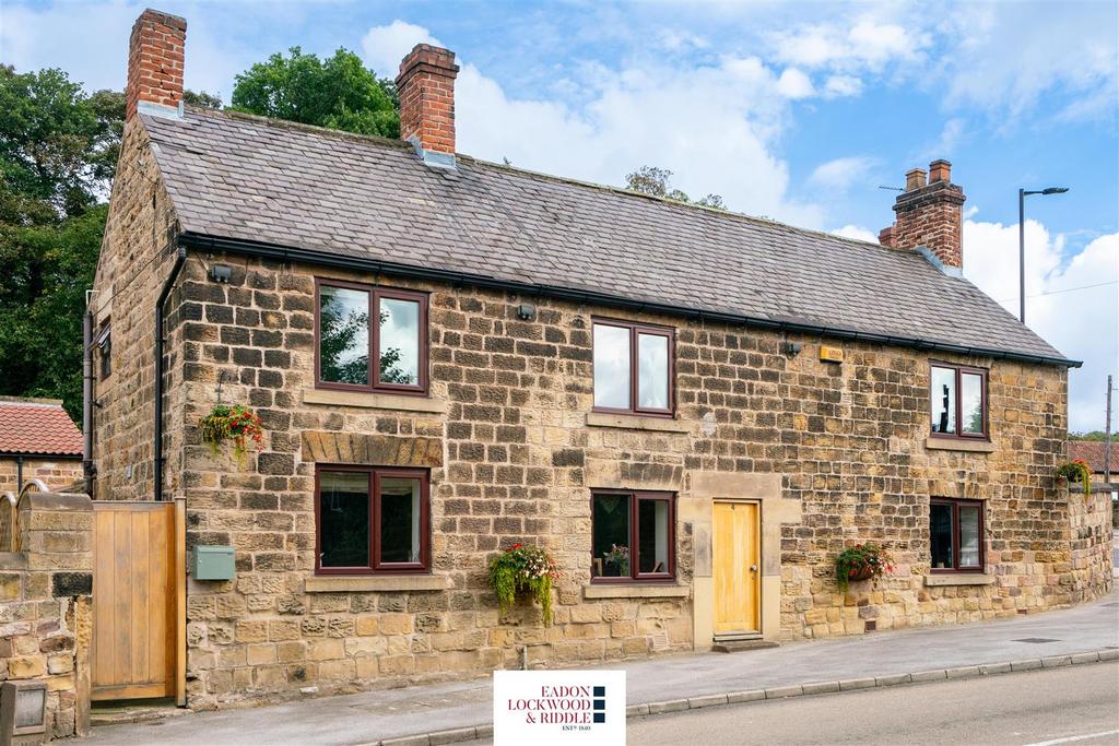 Kilnhurst Road, Hooton Roberts, Rotherham 3 bed farm house for sale £