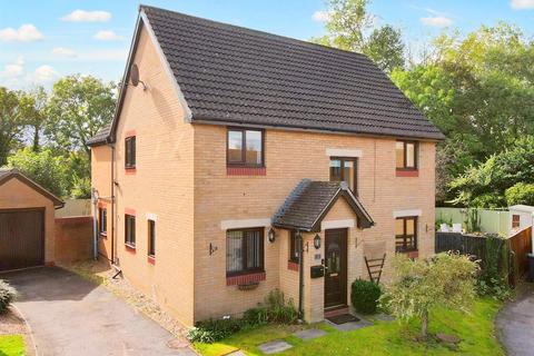 3 Elmfield Close, Potterspury, Towcester, NN12 7PE